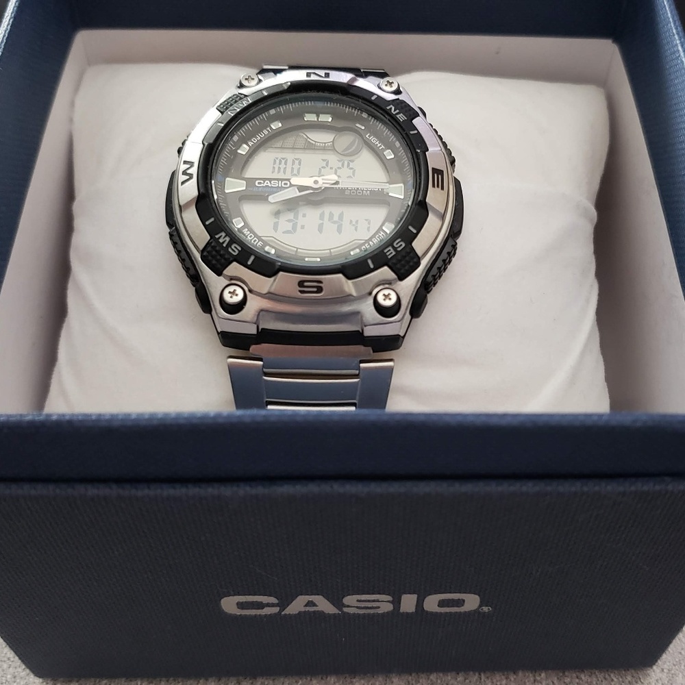 NIB CASIO STAINLESS MEN WATCHES